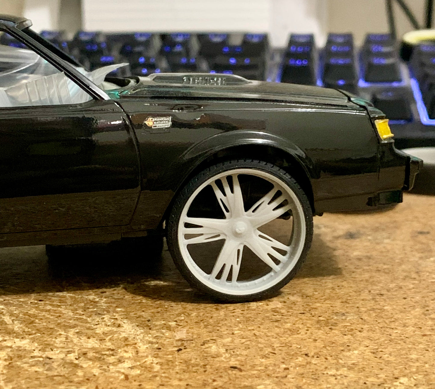 1/25 Scale - FORGI SR03 in 26"-30" Donks, G-Body, Caprice, Impala, Big Rims