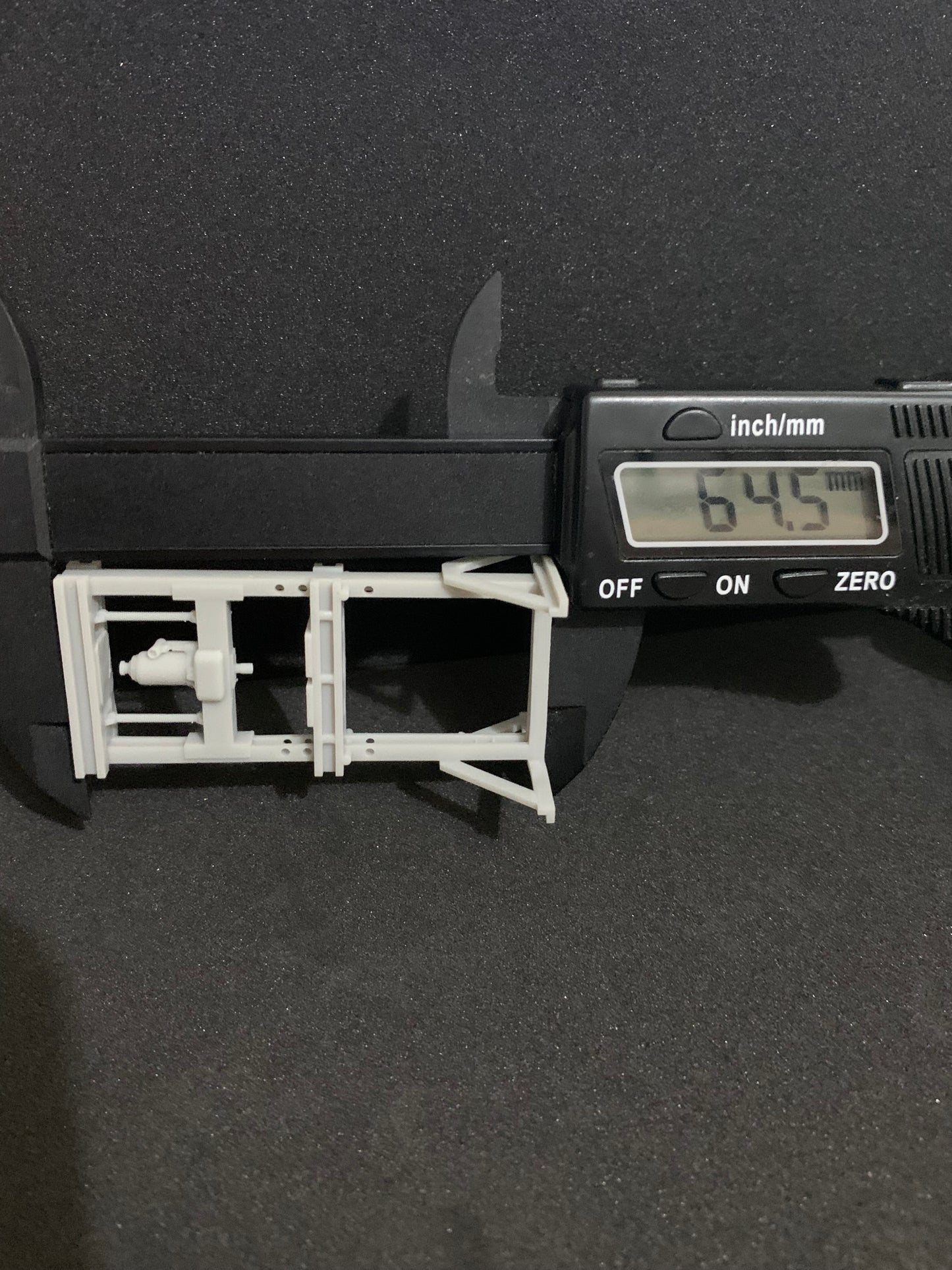 1/25 Scale - H-Frame Hydraulic Press