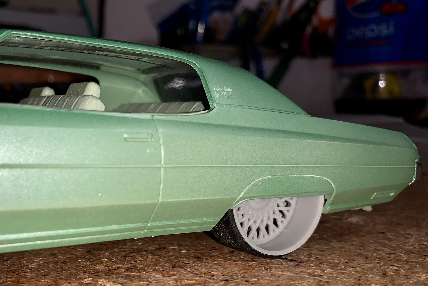 1/25 Scale - TMP: D72 Forgi Tessuto in 26"-36" Donk, Box, Bubble, Caprice, Impala