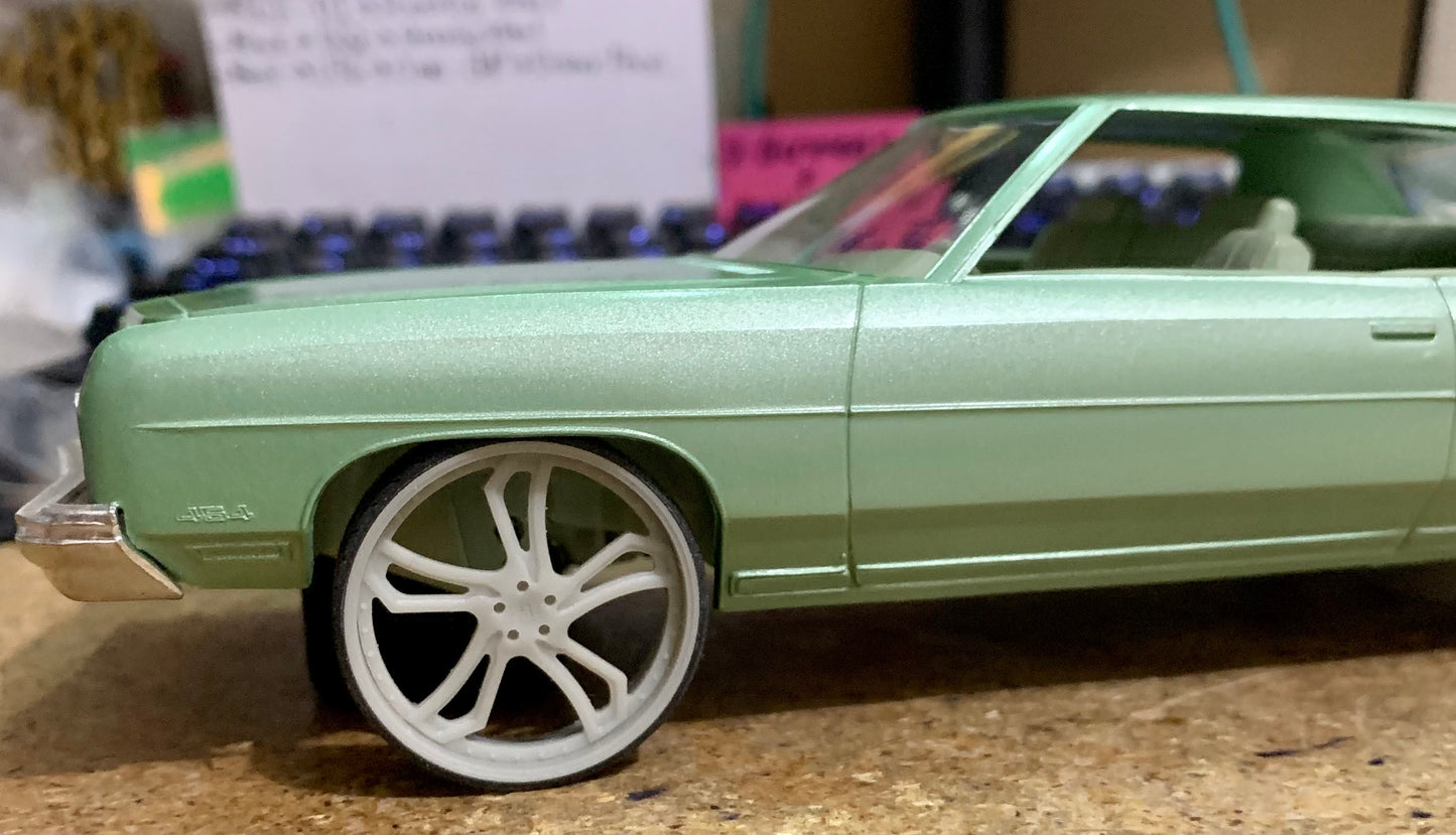 1/25 Scale - TMP: D73 CORLEONE ACCARDI in 26"-30" Donk, Box, G-Body, Big Rims, Bubble