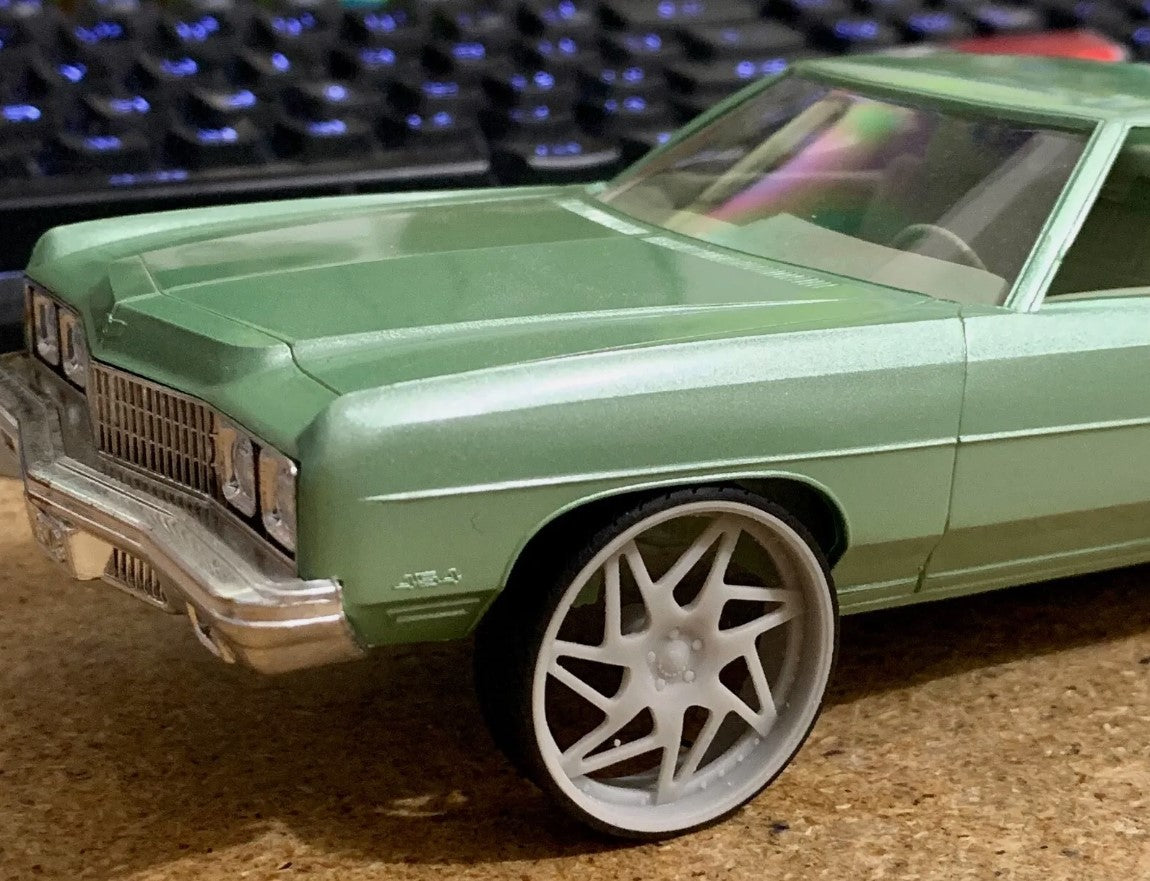 1/25 Scale - TMP D88: Forgi Finestro - in 26"-30" Donk, Big Rims, Box Chevy, G-Body